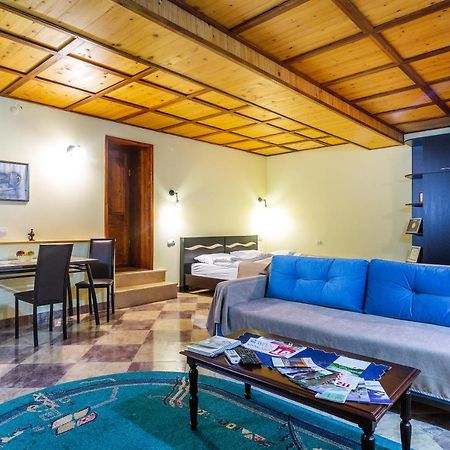 Salomes Apartment Tuti Borjomi Luaran gambar