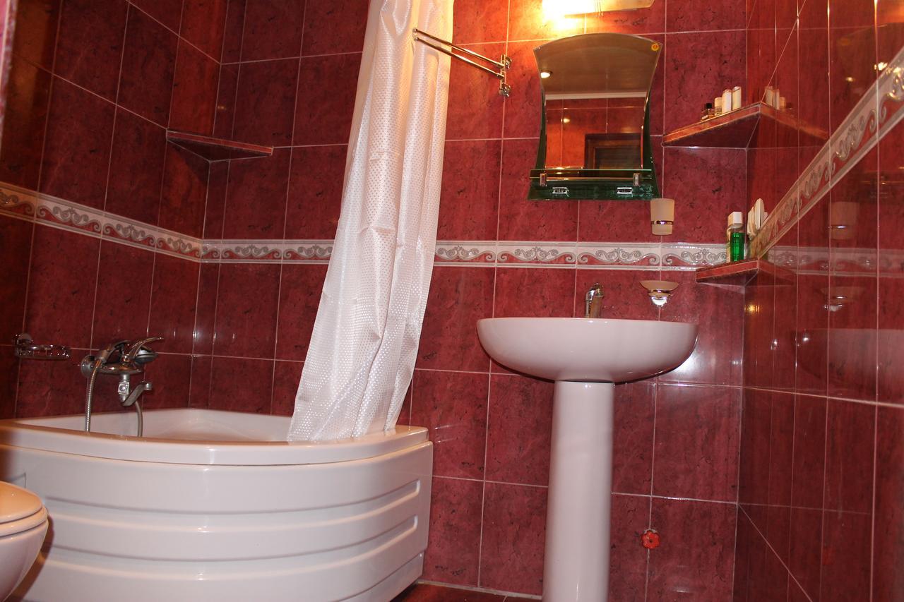 Salomes Apartment Tuti Borjomi Luaran gambar