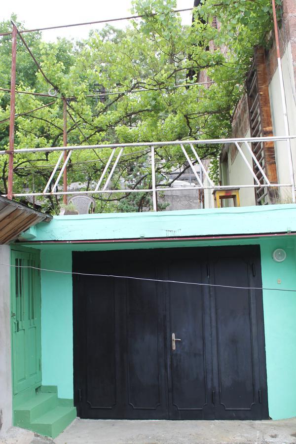 Salomes Apartment Tuti Borjomi Luaran gambar