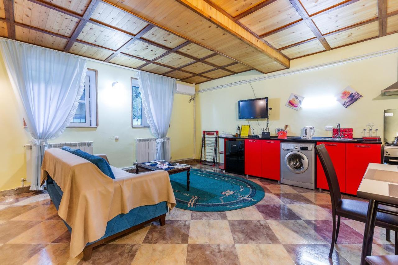 Salomes Apartment Tuti Borjomi Luaran gambar