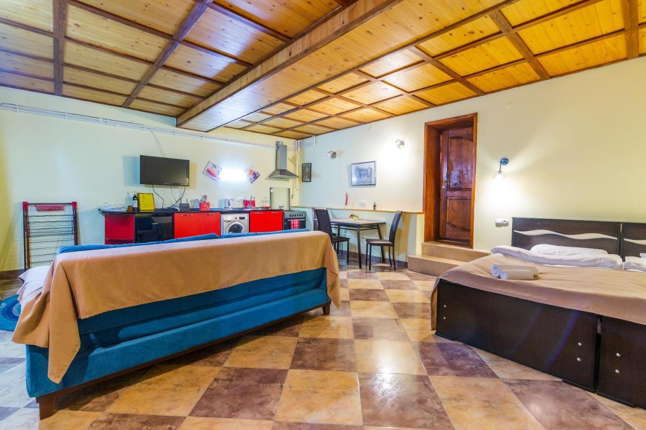 Salomes Apartment Tuti Borjomi Luaran gambar