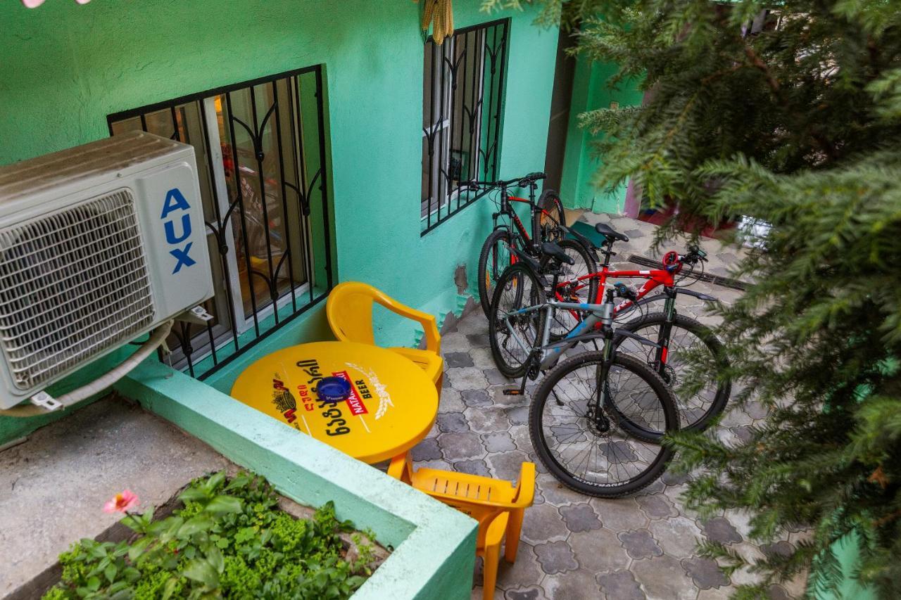 Salomes Apartment Tuti Borjomi Luaran gambar